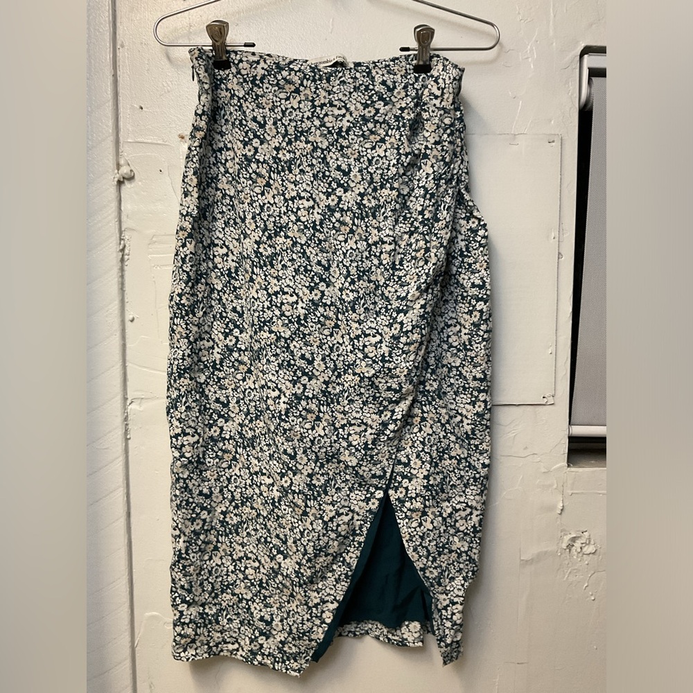 New with tangs Abercrombie & Fitch Midi Floral Skirt